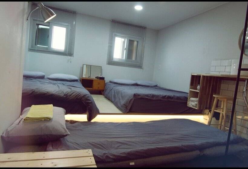 Quarto Familiar, 24 Guesthouse Sinchon