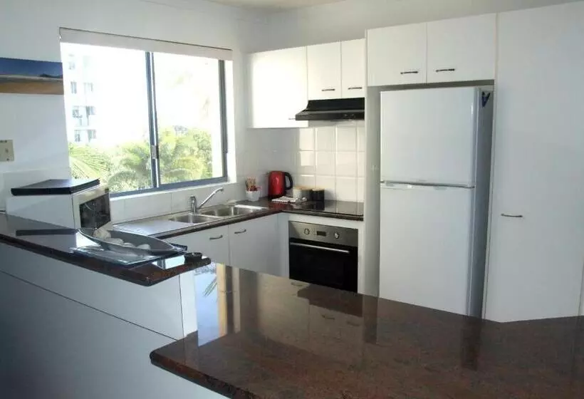2 Bedroom Apartment Garden View, Salerno On The Beach