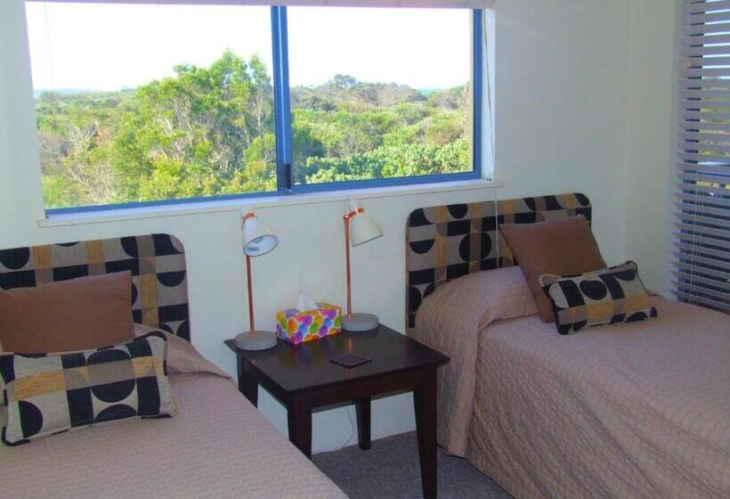 2 Bedroom Apartment Garden View, Salerno On The Beach