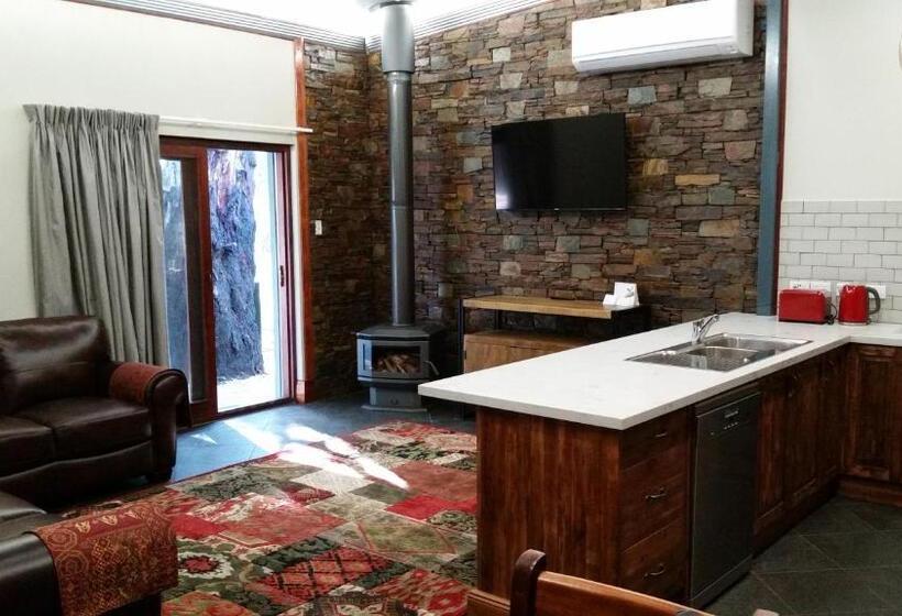 جناح إدارى, Eagle Foundry Bed & Breakfast