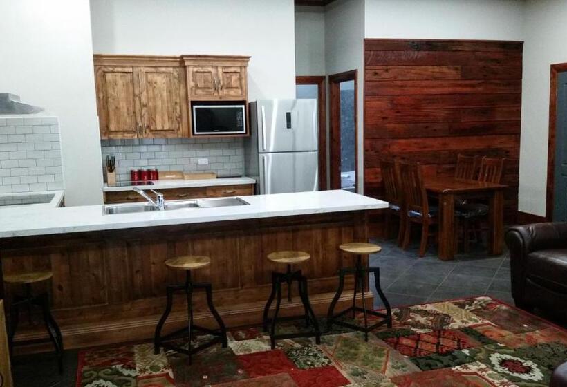 جناح إدارى, Eagle Foundry Bed & Breakfast