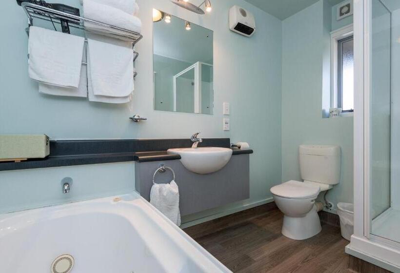 דירת שני חדרים, Greens Motel