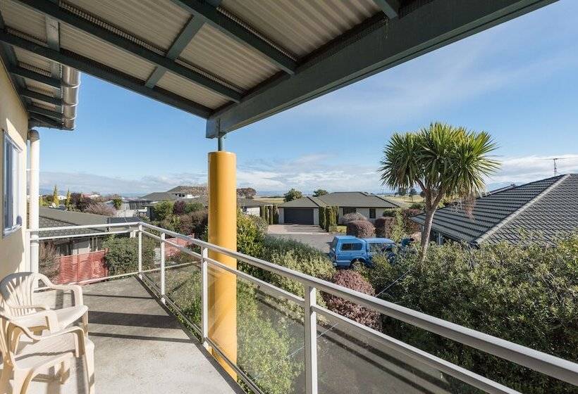 דירת שני חדרים, Greens Motel