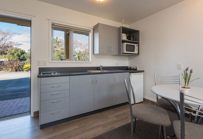 דירת חדר, Greens Motel