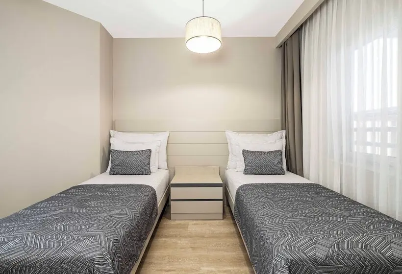 2 Bedroom Deluxe Suite