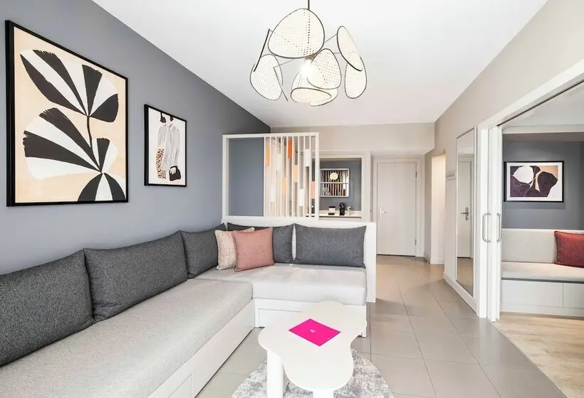 Suite Deluxe, Barut Goia