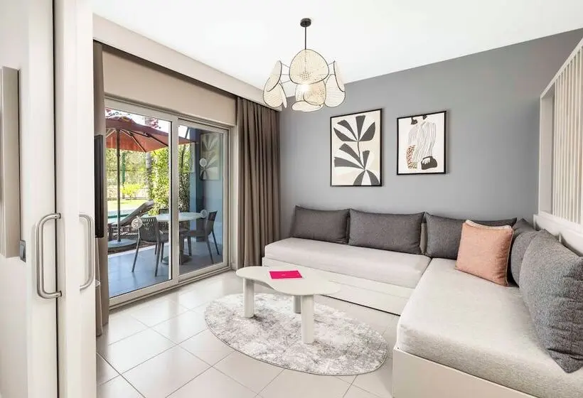 Deluxe Suite Sea View, Barut Goia