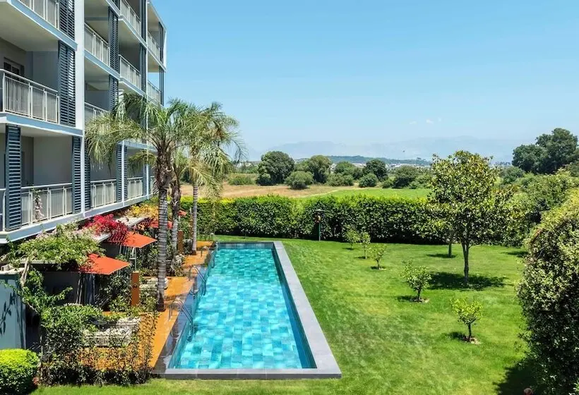 Apartament Deluxe z Bezpośrednim Wyjściem do Basenu, Barut Goia