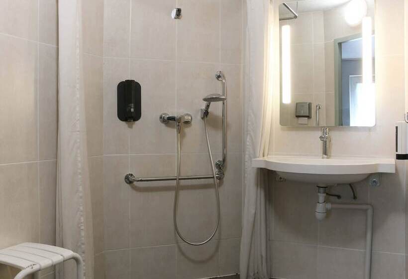 חדר סטנדרט מותאם לאדם עם מוגבלויות, B&b Hotel Fréjus Roquebrune Sur Argens