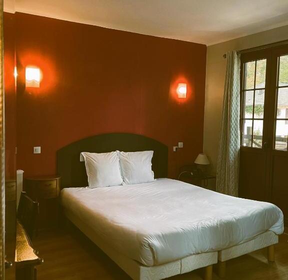 Номер Стандарт, Hostellerie Du Lys