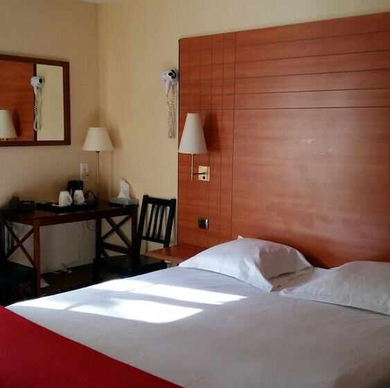 Номер Стандарт, Hostellerie Du Lys