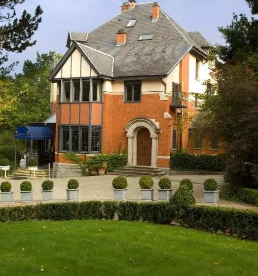 コンフォートルーム, Martin's Manoir