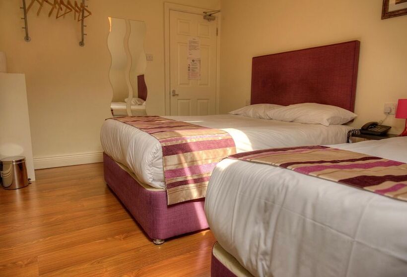 اتاق استاندارد سه نفره, My Place