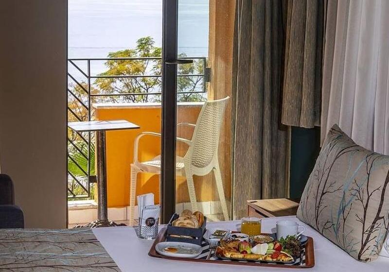 オーシャンビュースタンダードルーム, Nebilüx