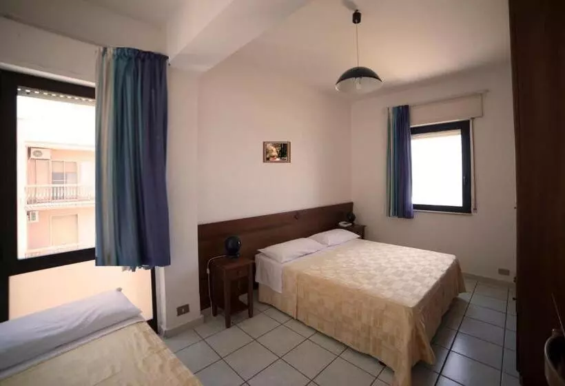اتاق استاندارد سه نفره, Nettuno