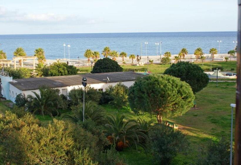 Quarto Triplo Estandar, Nettuno
