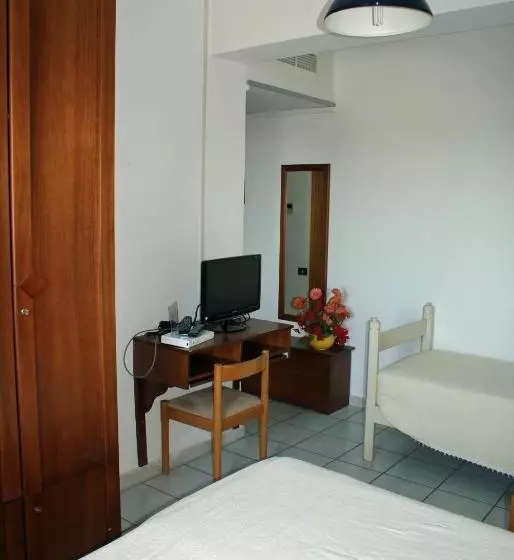اتاق استاندارد سه نفره, Nettuno