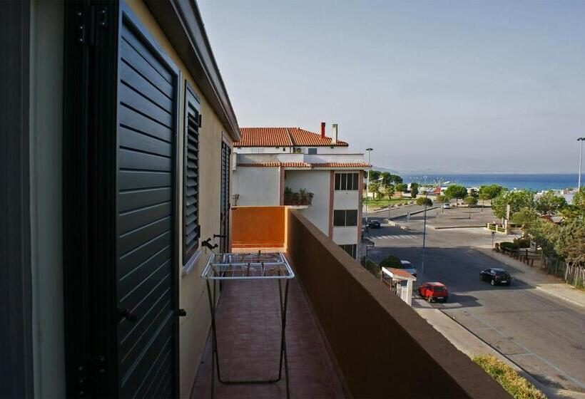 带2个卧室的公寓, Nettuno