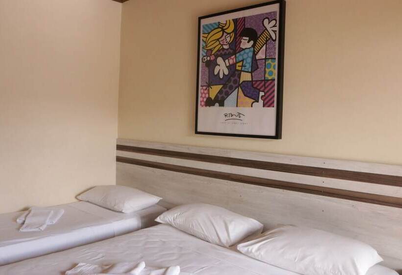 اتاق استاندارد چهار تخته, Pousada Portal Do Mar