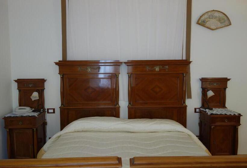 غرفة سوبيريور, Roma