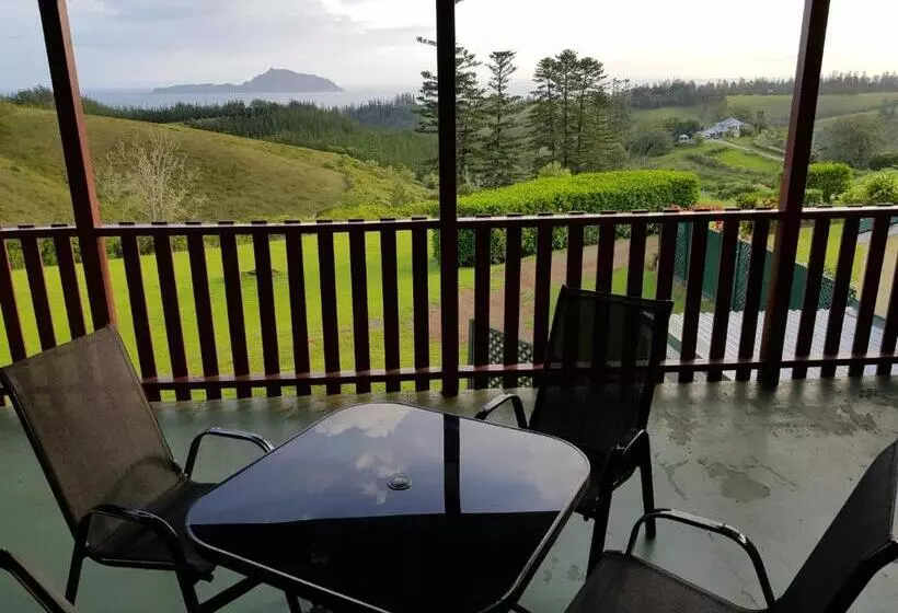 استودیوی استاندارد با چشم‌انداز دریا, Seaview Norfolk Island