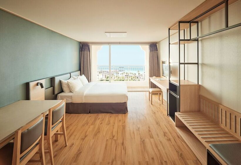 Perhehuone Merinäkymä, Sono Belle Jeju