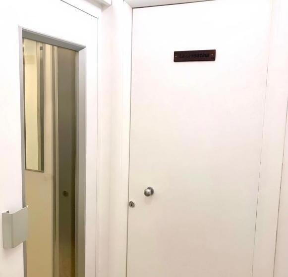 이코노미 룸, Sorrento Inn Funzionista