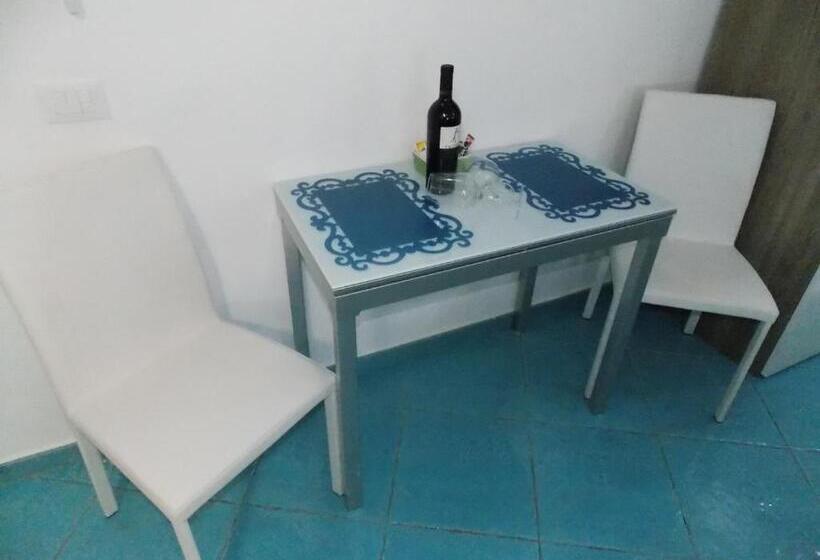 经济房, Sorrento Inn Funzionista