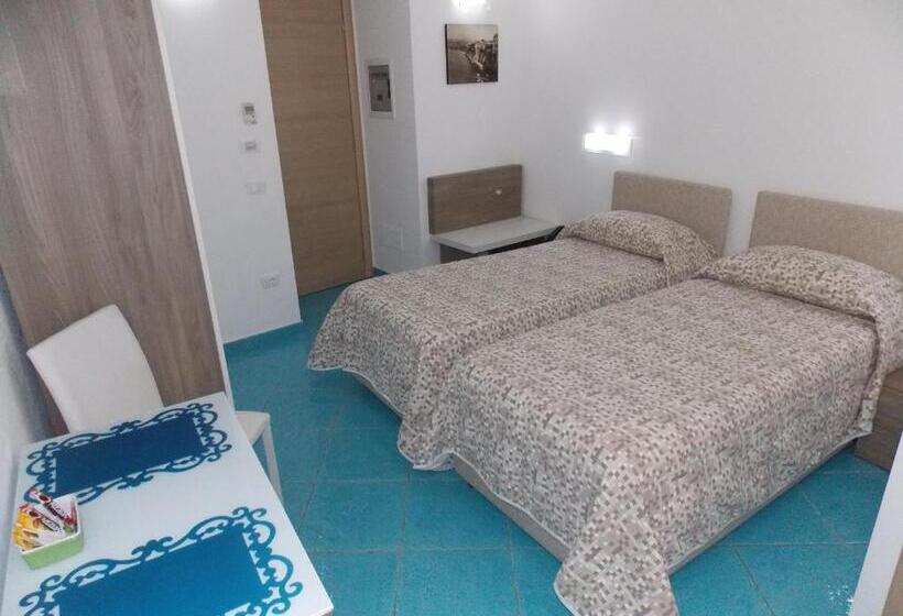 이코노미 룸, Sorrento Inn Funzionista