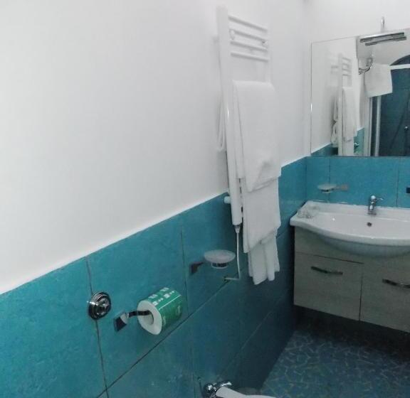 디럭스 트리플 룸, Sorrento Inn Funzionista