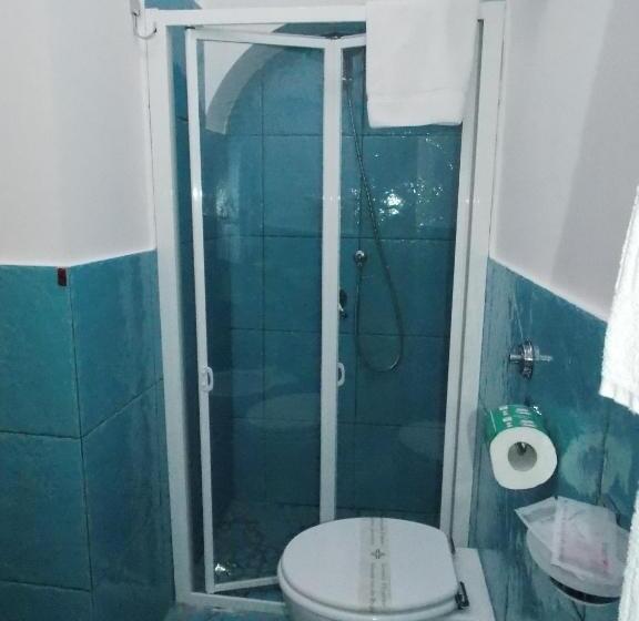 디럭스 트리플 룸, Sorrento Inn Funzionista