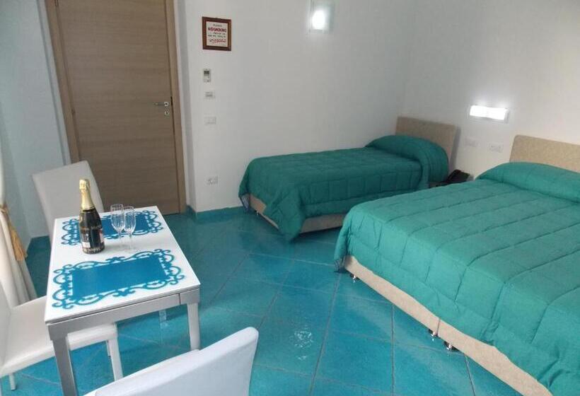 디럭스 트리플 룸, Sorrento Inn Funzionista