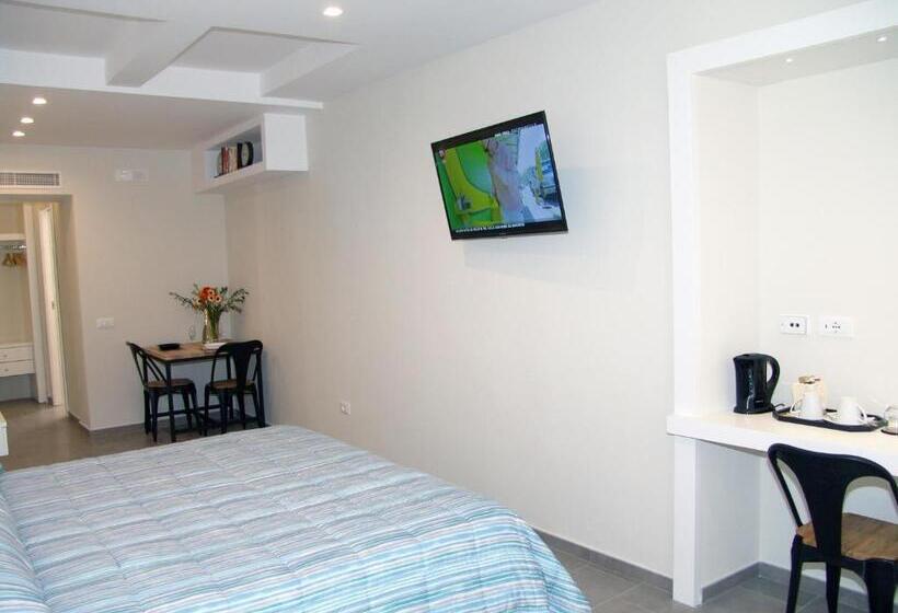 발코니 디럭스 룸, Sorrento Inn Funzionista