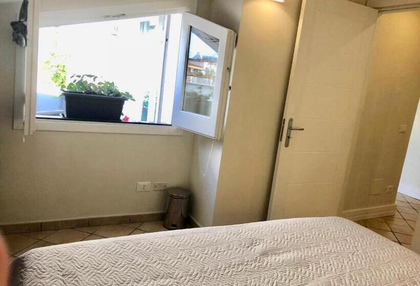 テラス付きスタンダードルーム, Sorrento Inn Funzionista
