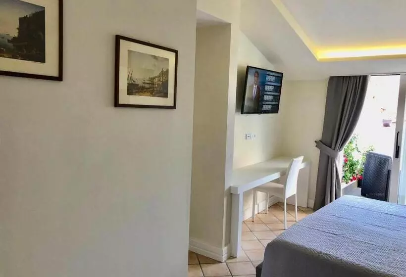テラス付きスタンダードルーム, Sorrento Inn Funzionista