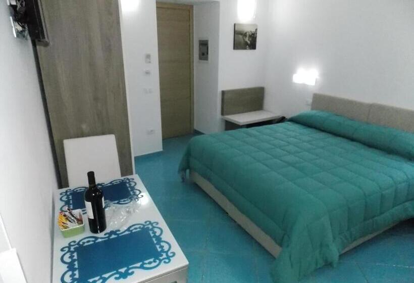 이코노미 룸, Sorrento Inn Funzionista