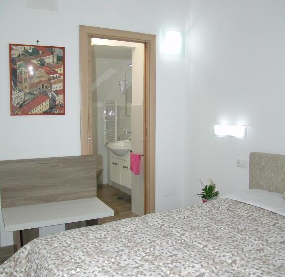 经济房, Sorrento Inn Funzionista