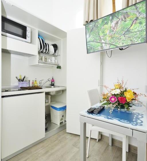 이코노미 룸, Sorrento Inn Funzionista