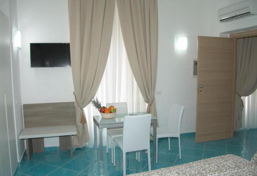 디럭스 트리플 룸, Sorrento Inn Funzionista