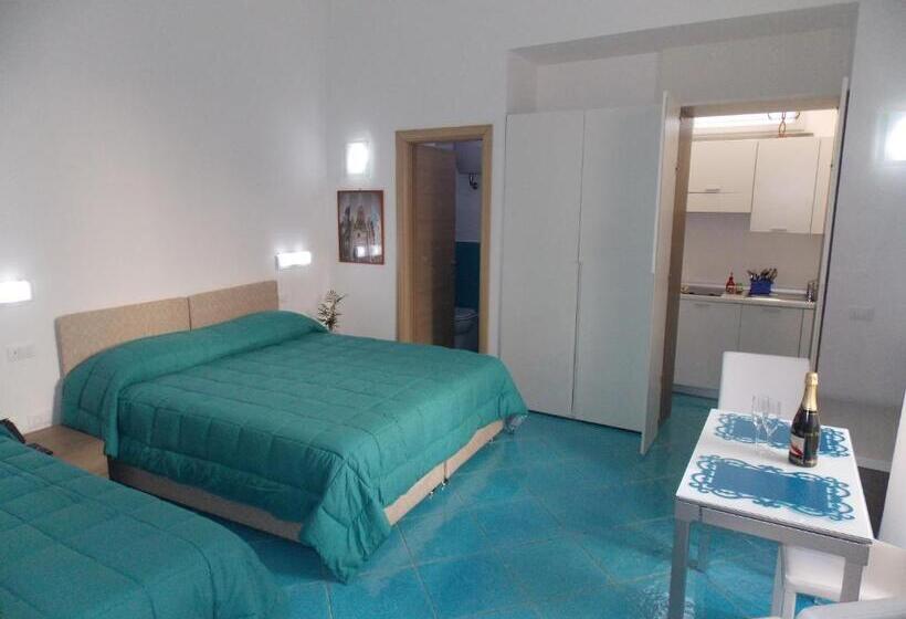 디럭스 트리플 룸, Sorrento Inn Funzionista