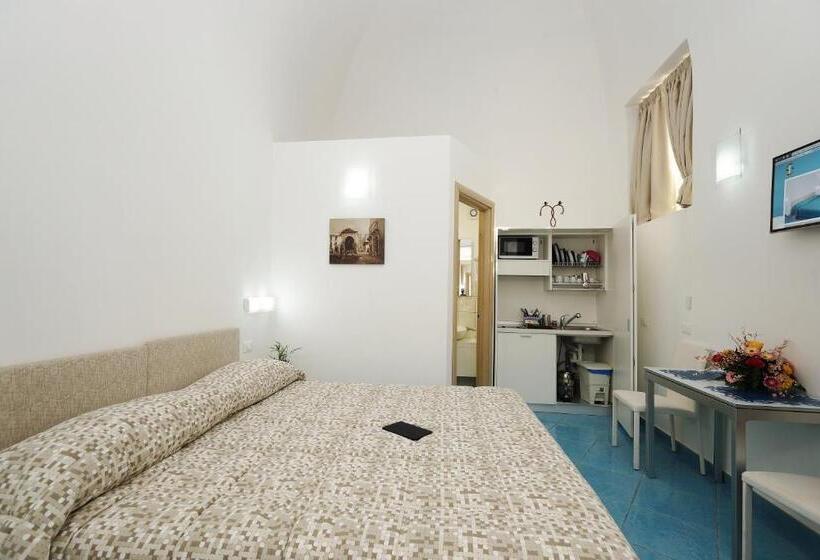 이코노미 룸, Sorrento Inn Funzionista