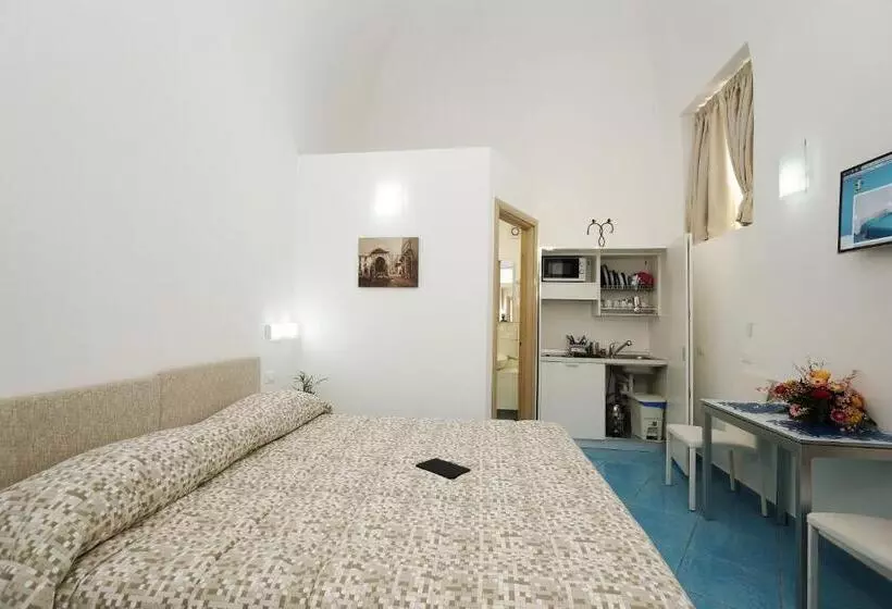 エコノミールーム, Sorrento Inn Funzionista