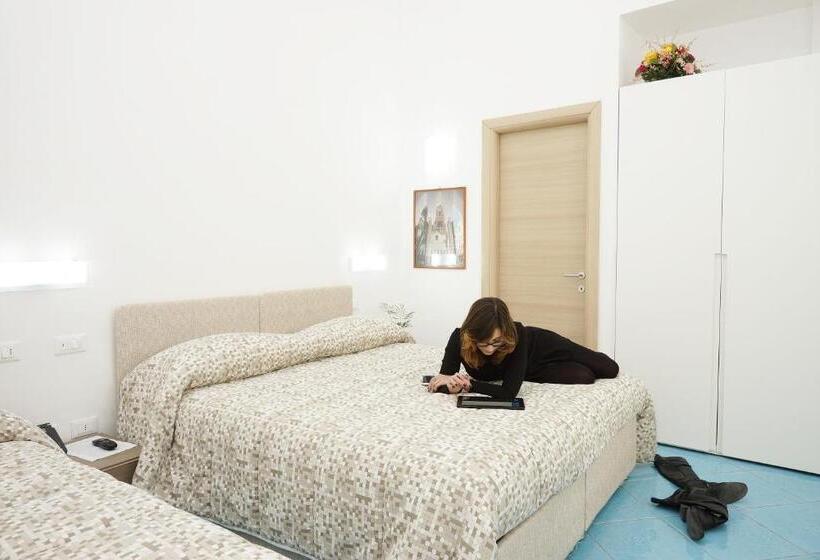 디럭스 트리플 룸, Sorrento Inn Funzionista