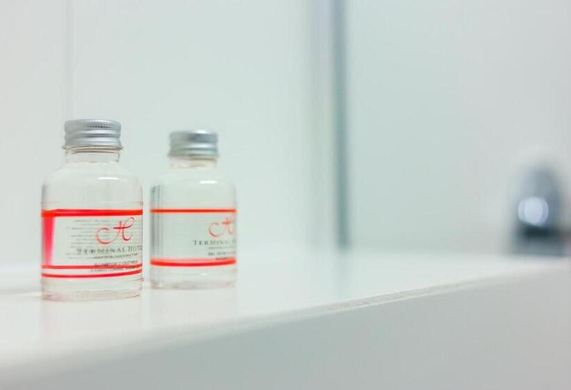 חדר סופריור, Terminal