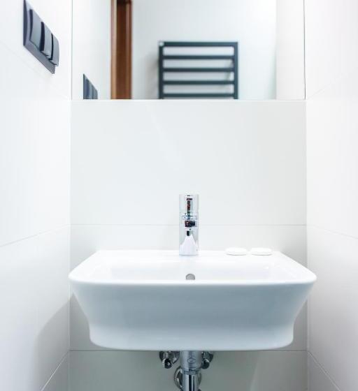 חדר סטנדרט, Terminal