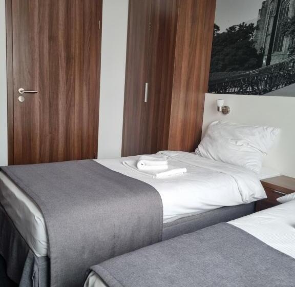 חדר סטנדרט, Terminal