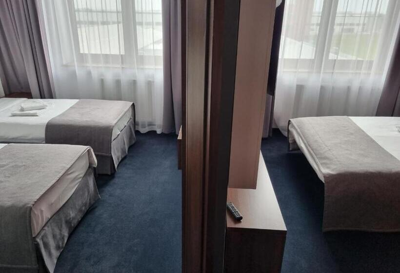 סוויטת ג'וניור, Terminal