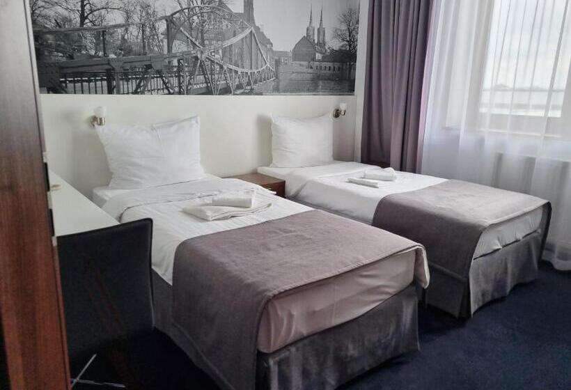 סוויטת ג'וניור, Terminal