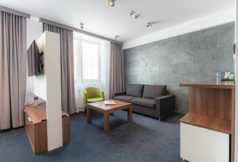 סטודיו דלוקס, Terminal