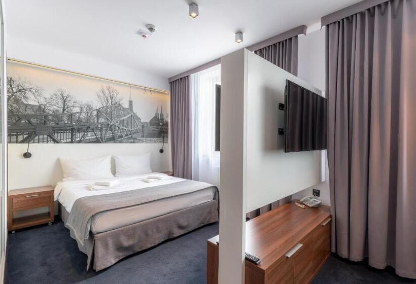 סטודיו דלוקס, Terminal